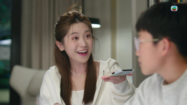 正義女神|補習老師Lydia倪嘉雯演成高成彬獵物?低胸俯身戲一改清純氣質