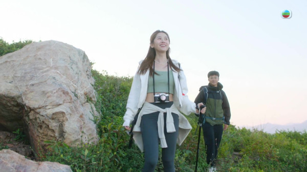 正義女神|補習老師Lydia倪嘉雯演成高成彬獵物?低胸俯身戲一改清純氣質