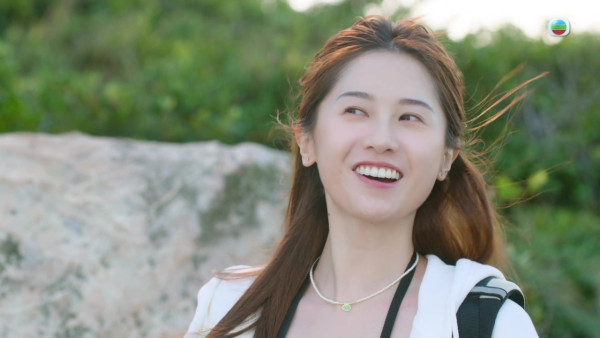 正義女神|補習老師Lydia倪嘉雯演成高成彬獵物?低胸俯身戲一改清純氣質