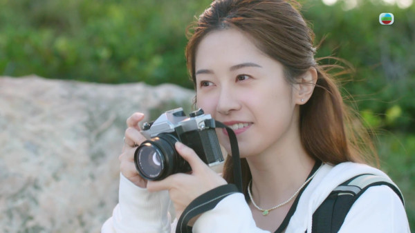 正義女神|補習老師Lydia倪嘉雯演成高成彬獵物?低胸俯身戲一改清純氣質