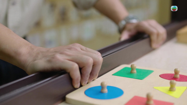 正義女神｜黃庭鋒憔悴爆鬚演PTSD警察大爆發 顏值獲海量認證被指「正義凜然的帥」