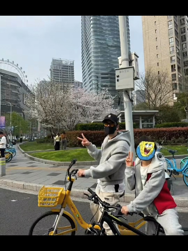 黃曉明發文證實親自到執法部門自首 微博長文致歉：為自己的疏忽鄭重道歉