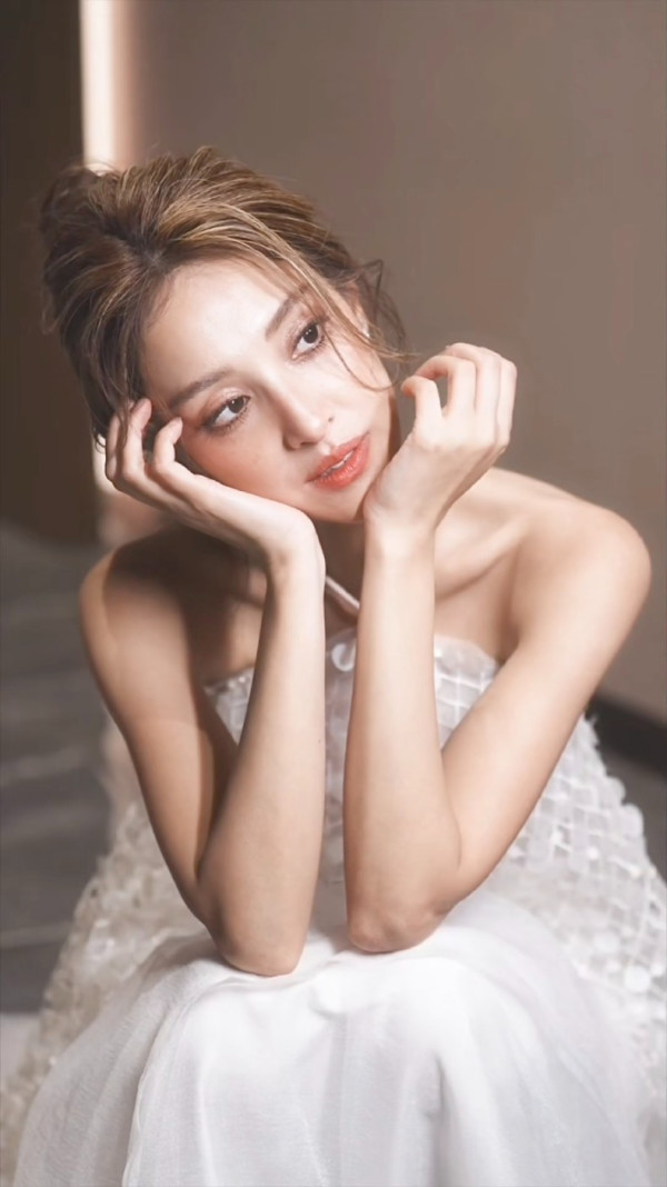 乘風2026｜陳凱琳初舞台盛世美顏驚艷內地 網民激讚混血樣封「迪麗熱巴接班人」