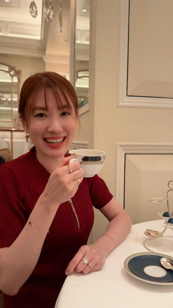 蔣家旻官宣電視台高層老公離職HOYTV！網民揣測一證據疑夫唱婦隨鋪路離巢