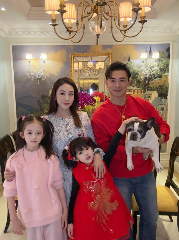 賈曉晨5歲細女近照明顯變靚氣質大反轉 曾被指與家姐「混血芭比」顏值差距大