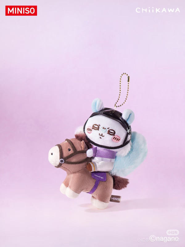 Chiikawa × MINISO全新聯乘「馬術系列」登場！8款騎馬造型角色吊飾、開售地點與搶購攻略懶人包 