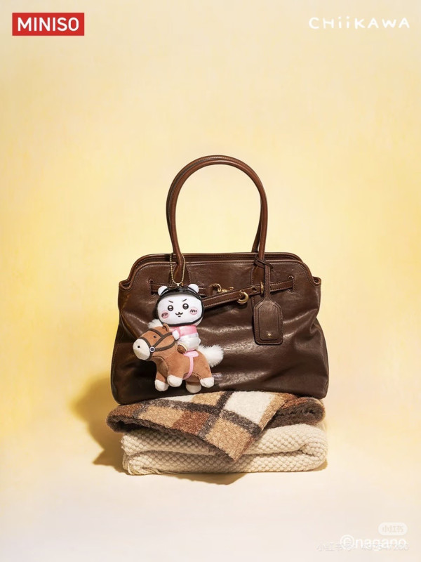 Chiikawa × MINISO全新聯乘「馬術系列」登場！8款騎馬造型角色吊飾、開售地點與搶購攻略懶人包 