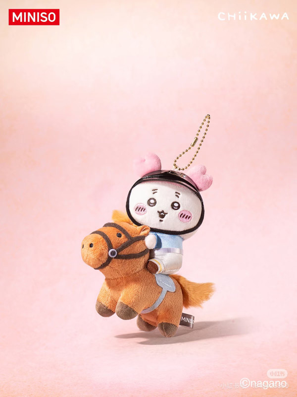 Chiikawa × MINISO全新聯乘「馬術系列」登場！8款騎馬造型角色吊飾、開售地點與搶購攻略懶人包 