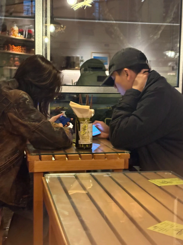 廖子妤盧鎮業低調拍拖被野生捕獲！激罕慶生放閃私下相處曝光甜到漏