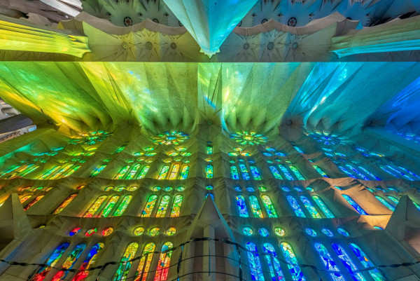 歷時144年！巴塞隆拿聖家堂封頂成全球最高教堂  門票/預約攻略/登塔/5大隱世打卡位 