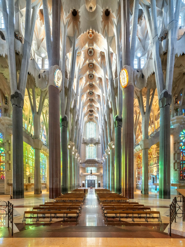 歷時144年！巴塞隆拿聖家堂封頂成全球最高教堂  門票/預約攻略/登塔/5大隱世打卡位 