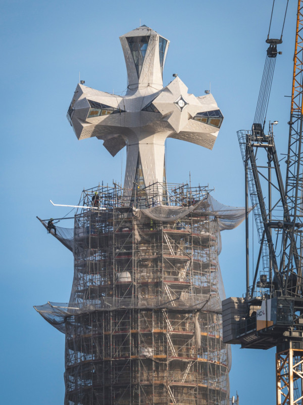 歷時144年！巴塞隆拿聖家堂封頂成全球最高教堂  門票/預約攻略/登塔/5大隱世打卡位 