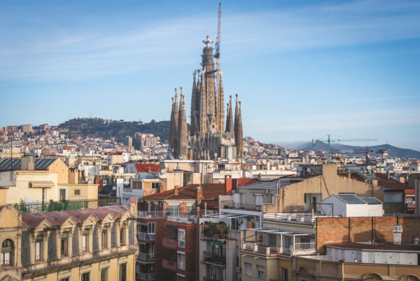 歷時144年！巴塞隆拿聖家堂封頂成全球最高教堂  門票/預約攻略/登塔/5大隱世打卡位 