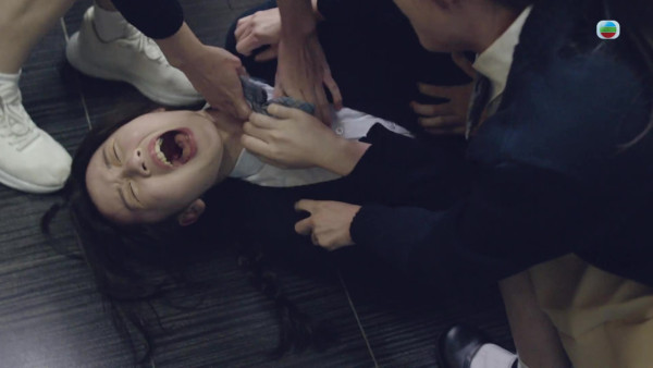 正義女神｜女學生22歲羅皓誼首演喊戲超揪心 原來係《愛回家》呢個搞笑角色