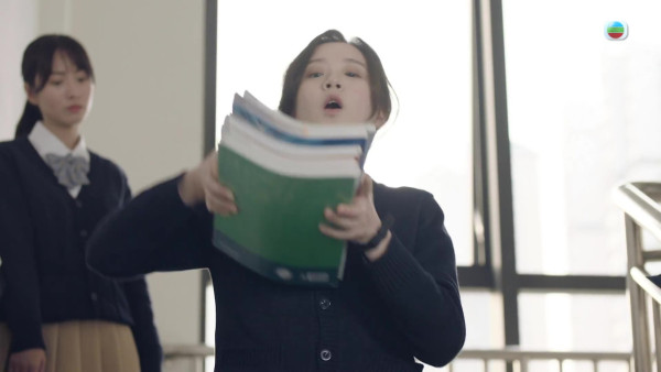 正義女神|女學生22歲羅皓誼首演喊戲超揪心 原來係《愛回家》呢個搞笑角色