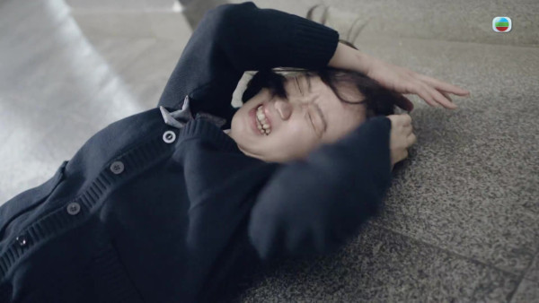 正義女神|女學生22歲羅皓誼首演喊戲超揪心 原來係《愛回家》呢個搞笑角色