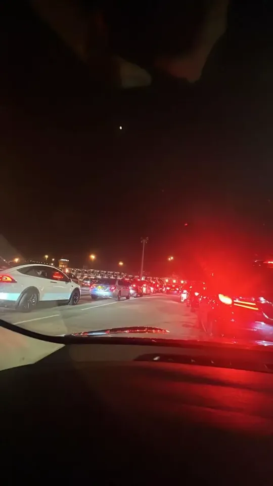 港珠澳大橋塞車逾4小時！老婆肚痛車內「失守」變毒氣室 專家教4招除臭