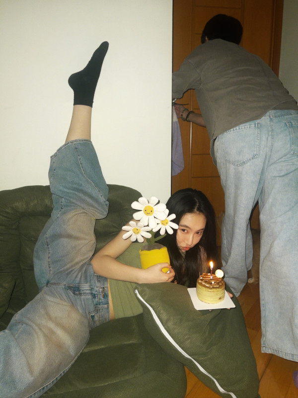 炎明熹21歲生日IG晒切蛋糕慶生照 長文剖白人生轉變：有意識咗自己做緊啲乜