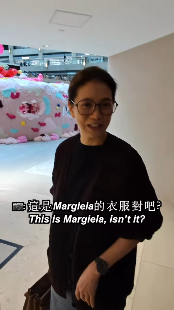 袁詠儀接受街拍攝影師邀請拍照，影片截圖，來源︰IG@streetsnap.portrait。