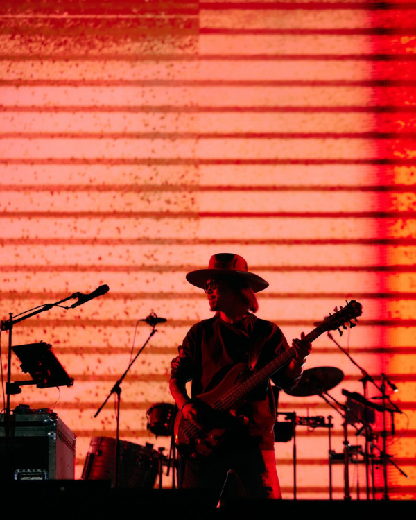 王雙駿怒揭英皇群星演唱會亂象!突然宣佈辭任音樂總監:為免叨了別人的光