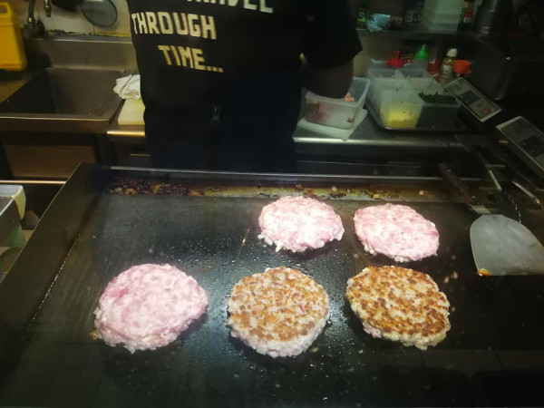 北部都會區美食推介︰肥佬生煎肉餅專門店（圖片來源︰FB@食在元朗）