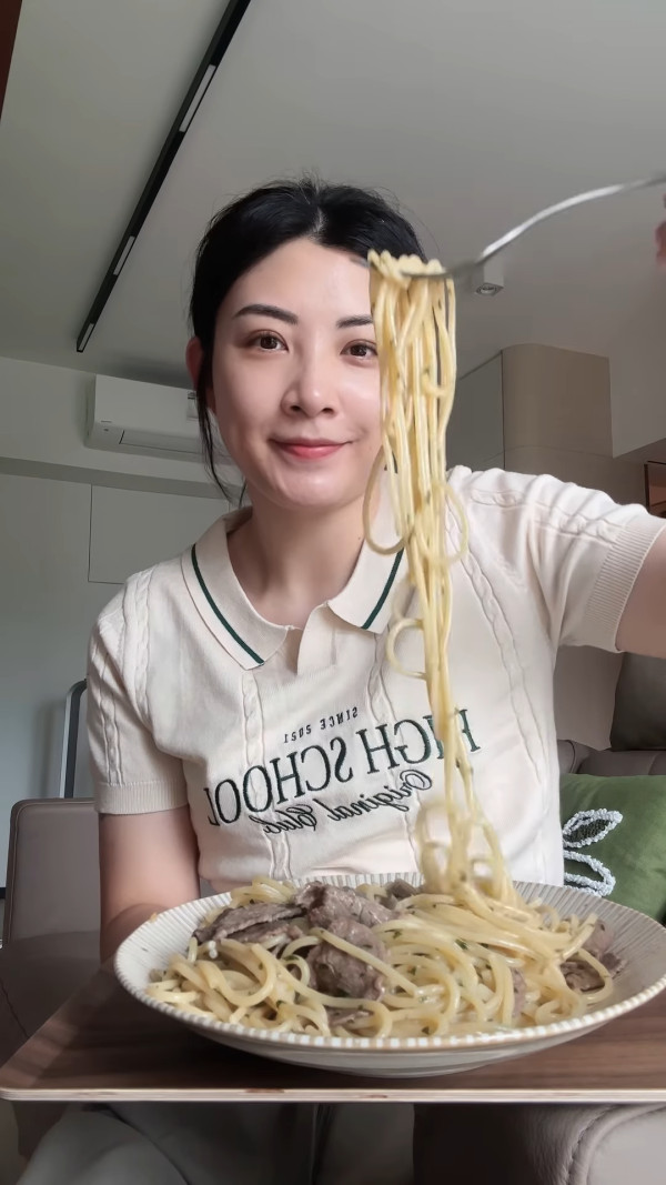 前TVB新聞之花結婚後新居入伙曝光!主播轉行人妻KOL形象大不同