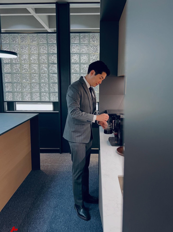 正義女神｜黃建東暴瘦30磅變紙片人！兩頰凹陷認唔出 證實身體出事疑有大病先兆