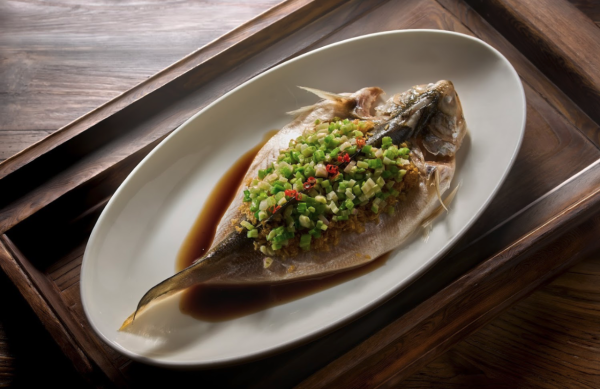 西九龍粵菜春季新菜式登場 菠蘿黑毛豬叉燒/台山黃鱔砂鍋飯/懷舊碗仔翅