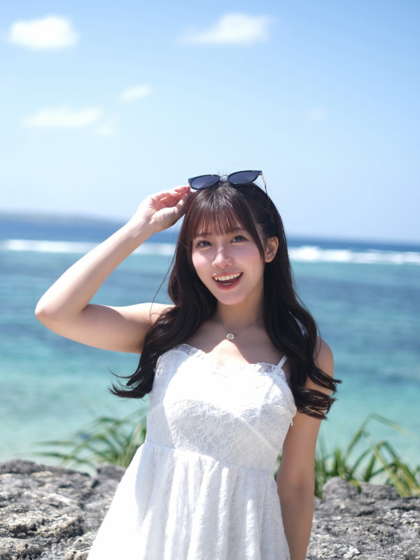 冼迪琦性感泳衣照正面大解放惹暴動！邪惡開大窿露深溝逼爆水泡極震撼