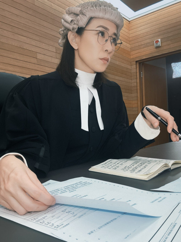 正義女神｜高成彬人氣急升引爆迴響 佘詩曼點名激讚另一位演技出色：應該好好栽培