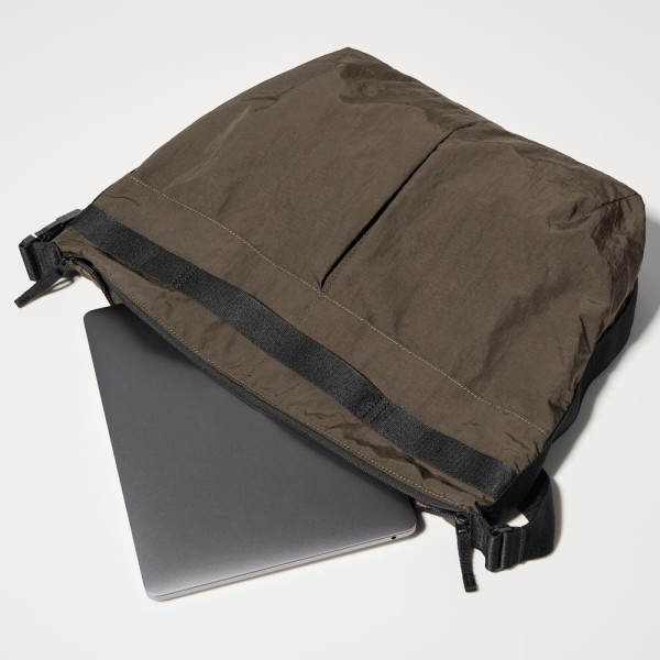 UNIQLO U全新肩背包$99起！Hermès前總監設計！大容量/防潑水/可摺疊收納