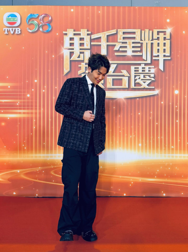 TVB男藝人公然評論女星胸型後急刪帖！失言遭網民狂轟即跪道歉：無意冒犯