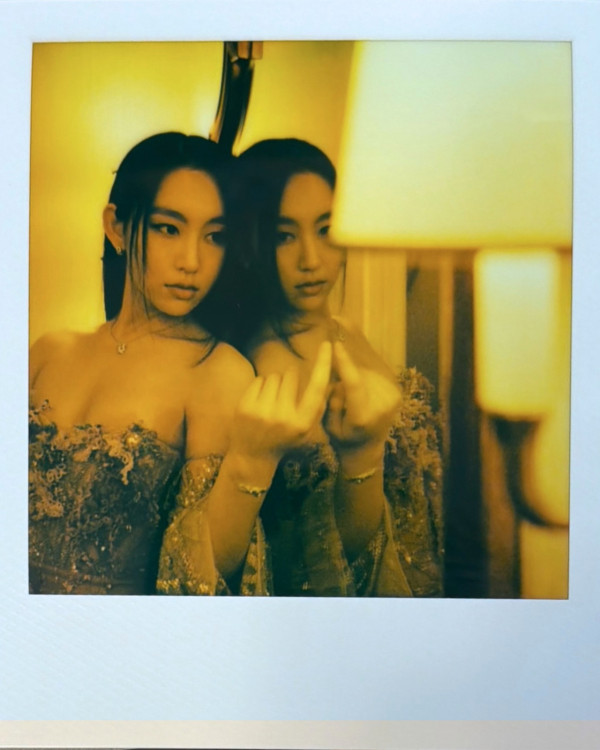 炎明熹激罕透視低胸形象性感大革新 離巢後狹路相逢世紀同場高層樂易玲