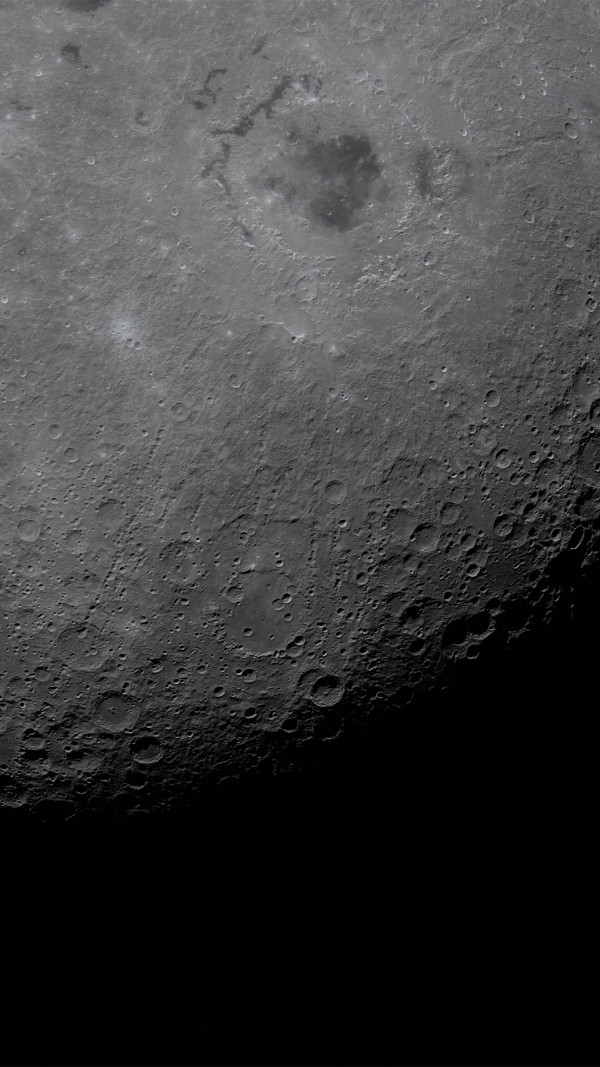 人類史上最遠自拍！NASA 帶 iPhone 17 Pro Max 登月 14 張「極限視角」地球靚相曝光【附 14 張高清 Wallpaper 免費下載】