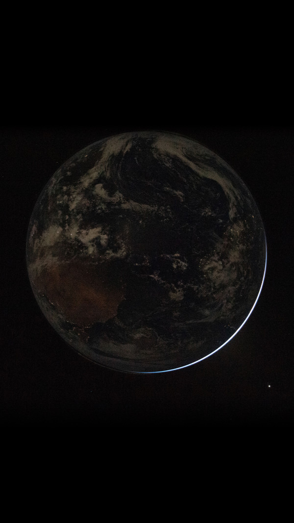 人類史上最遠自拍！NASA 帶 iPhone 17 Pro Max 登月 14 張「極限視角」地球靚相曝光【附 14 張高清 Wallpaper 免費下載】