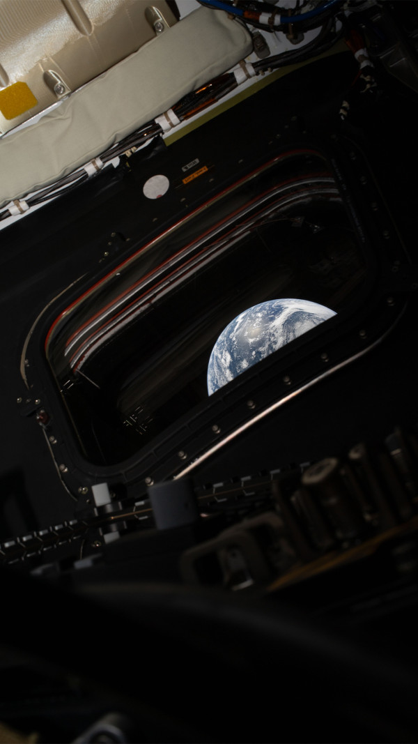 人類史上最遠自拍！NASA 帶 iPhone 17 Pro Max 登月 14 張「極限視角」地球靚相曝光【附 14 張高清 Wallpaper 免費下載】