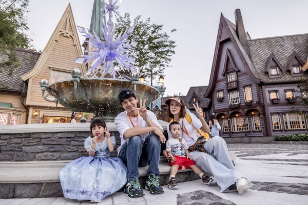 楊茜堯囡囡6歲生日全家福曝光！小珍珠驚人美貌如真人洋娃娃！網民激讚靚到好似AI