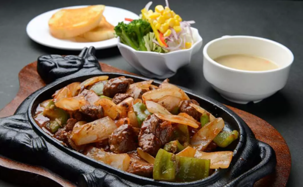 遊日注意！沖繩牛排店爆集體食物中毒 5間熱門分店暫時停業 