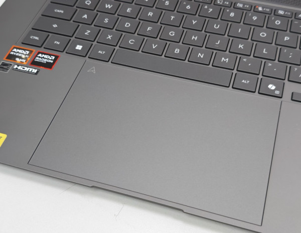 ASUS Zenbook S16 實測｜陶瓷鋁合金靚仔 16 吋大芒＋55 TOPS 算力剪片/AI 都夠玩！MacBook Air 遇最強對手