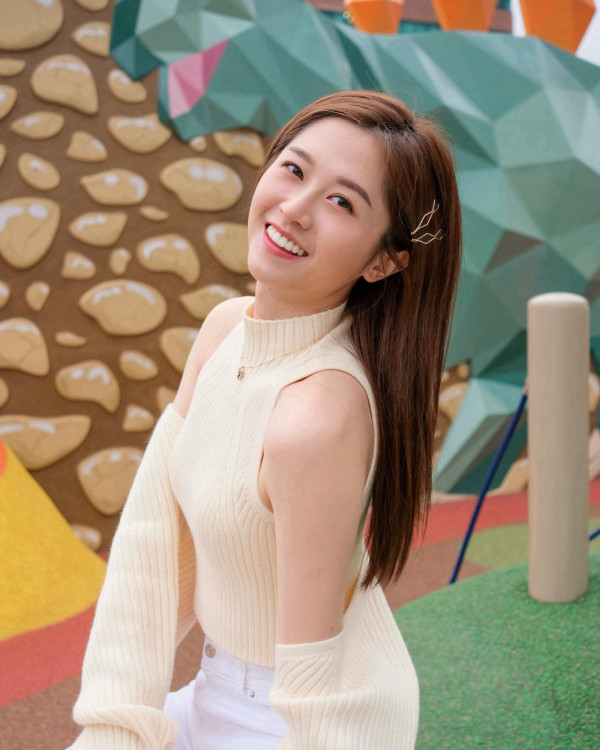 倪嘉雯染全頭金毛新髮型索爆超驚艷！捨棄黑長直搣甩清純初戀形象判若兩人