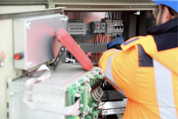 AI裁員潮殺到!大學生轉投2大免疫筍工 年賺200萬+職位暴增20倍