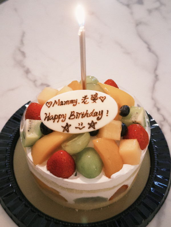 企鵝人周志康晒一家四口全家福！早婚10年靚女老婆生日高調放閃！兩囡囡顏值高成焦點