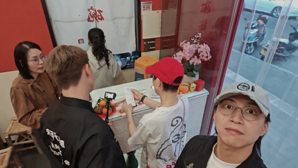 試真D｜實測肚痾海鮮！江美儀批更年期菜式 坤哥吞沙蟲巨肚撼嘉洛胸肌