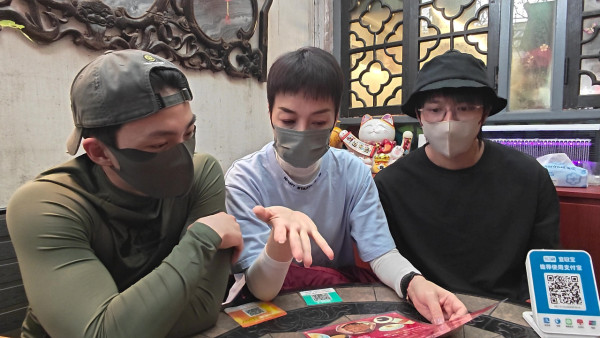 試真D|實測肚痾海鮮!江美儀批更年期菜式 坤哥吞沙蟲巨肚撼嘉洛胸肌