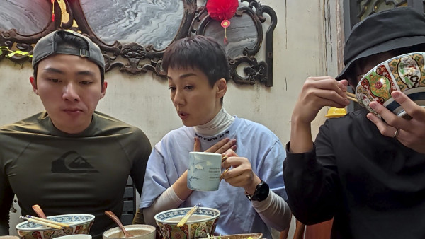 試真D｜實測肚痾海鮮！江美儀批更年期菜式 坤哥吞沙蟲巨肚撼嘉洛胸肌