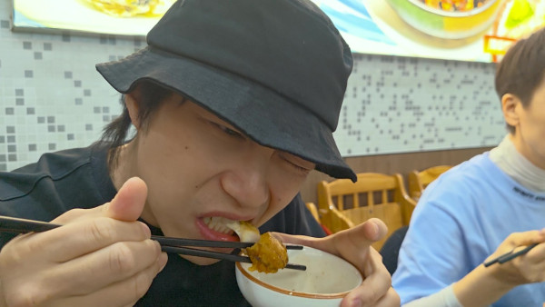 試真D｜實測肚痾海鮮！江美儀批更年期菜式 坤哥吞沙蟲巨肚撼嘉洛胸肌