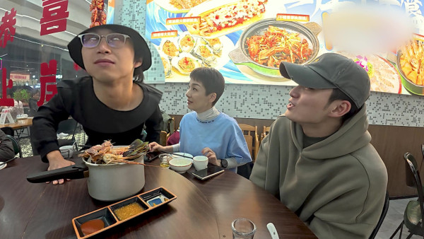 試真D｜實測肚痾海鮮！江美儀批更年期菜式 坤哥吞沙蟲巨肚撼嘉洛胸肌