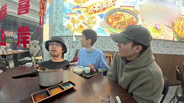 試真D｜實測肚痾海鮮！江美儀批更年期菜式 坤哥吞沙蟲巨肚撼嘉洛胸肌