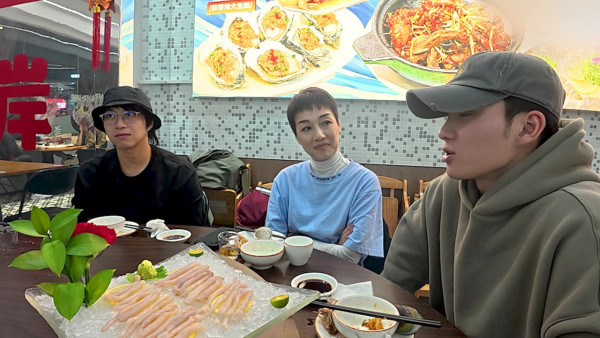 試真D｜實測肚痾海鮮！江美儀批更年期菜式 坤哥吞沙蟲巨肚撼嘉洛胸肌