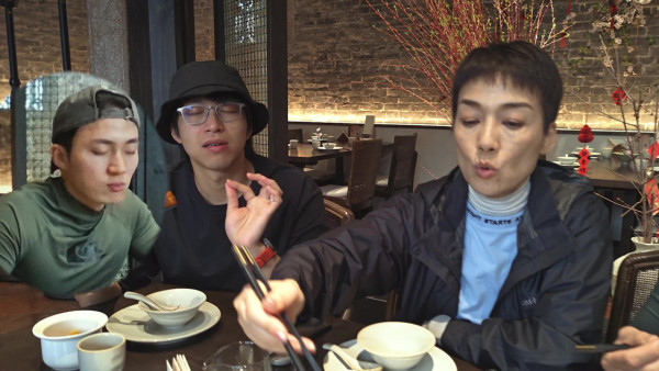 試真D｜實測肚痾海鮮！江美儀批更年期菜式 坤哥吞沙蟲巨肚撼嘉洛胸肌